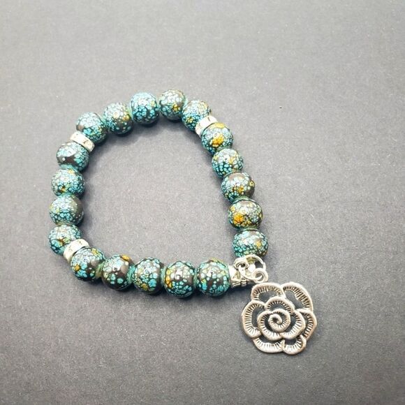 TURQUOISE Beaded stone Stretch Bracelet with Flower Charm - Picture 2 of 5